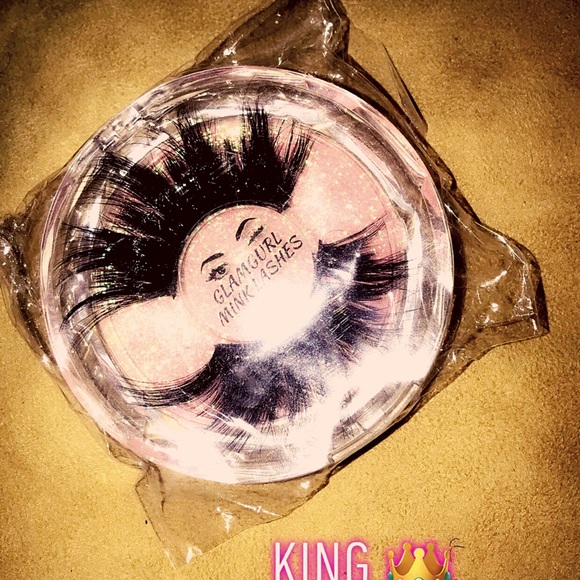 Claudia glam please check me out - Picture 4 of 5